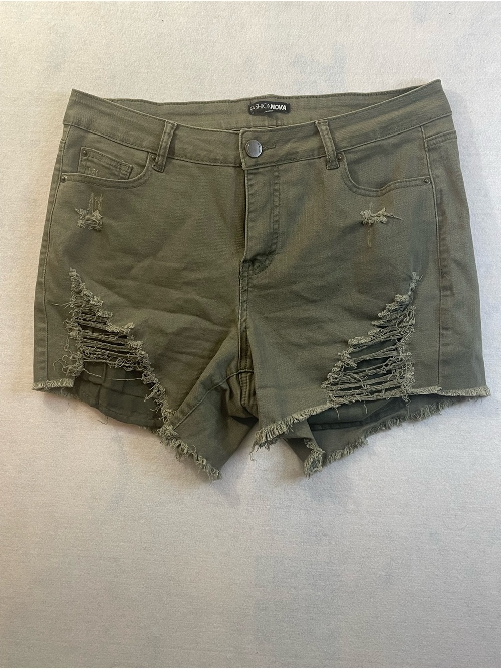 Fashion Nova Olive Green Distressed Denim Cutoff Shorts Women’s size 14